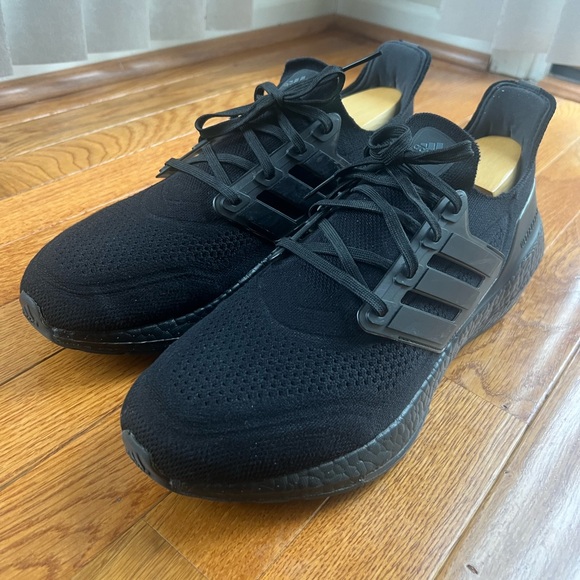 Adidas Ultra Boost 22 Primeknit Triple Black Men’s Size 11.5 (128139498) - Picture 3 of 13